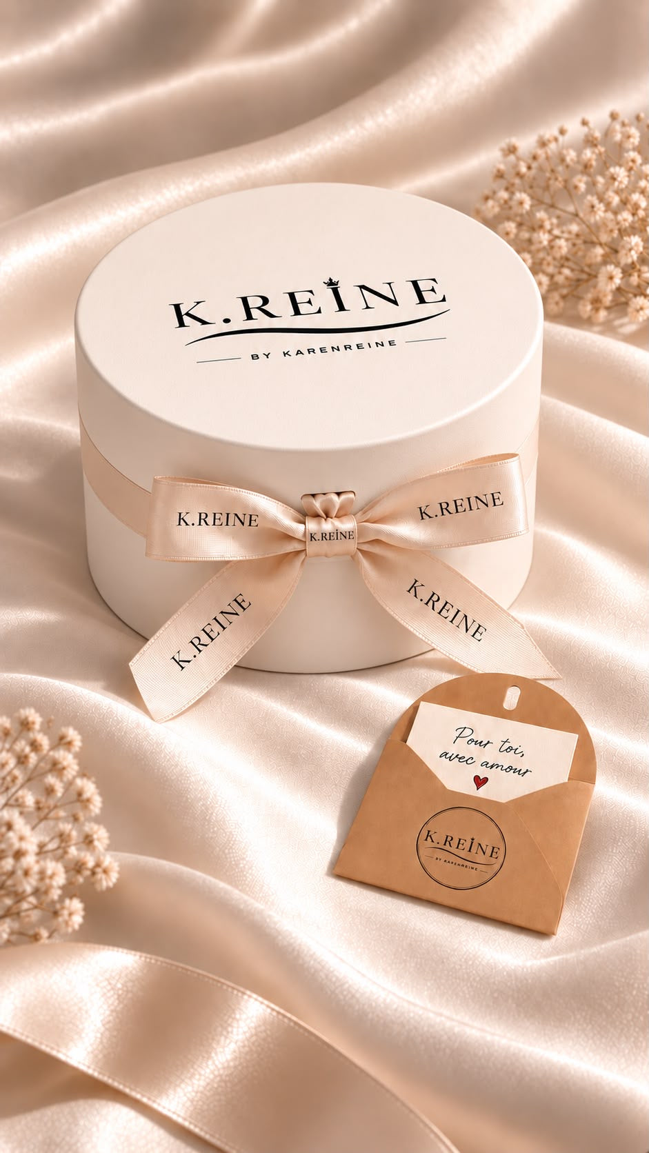 Coffret Cylindrique ,Vide Avec chocolats, fleurs ,mot et ruban personnalisés,Petit bougies en forme de rose.
